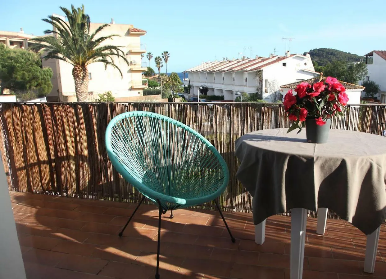 Apartamentos Laura Mar Palamos 0*,  Spain