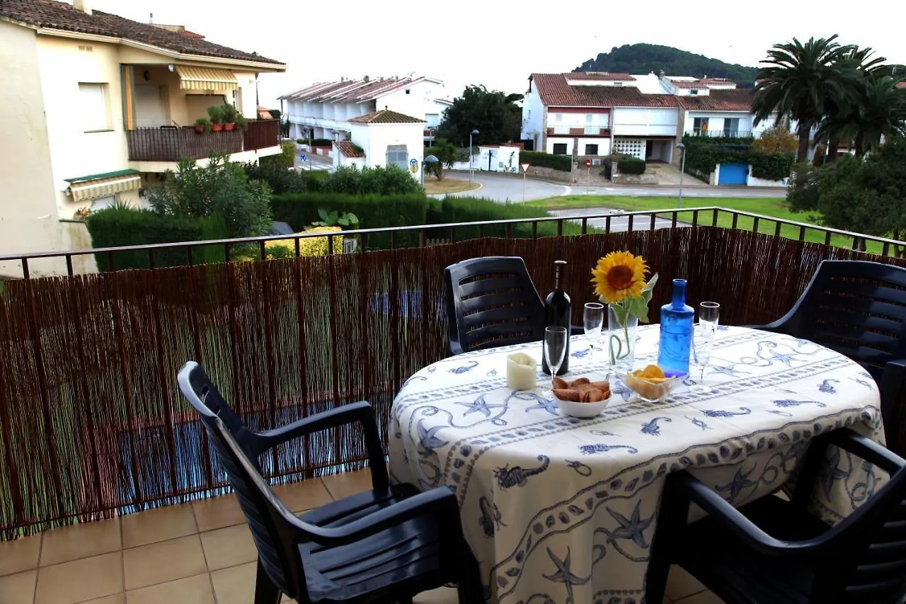 Apartamentos Laura Mar Palamos 0*,  Spain