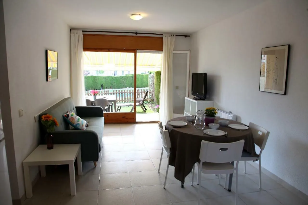 Apartamentos Laura Mar Palamos 0*,  Spain